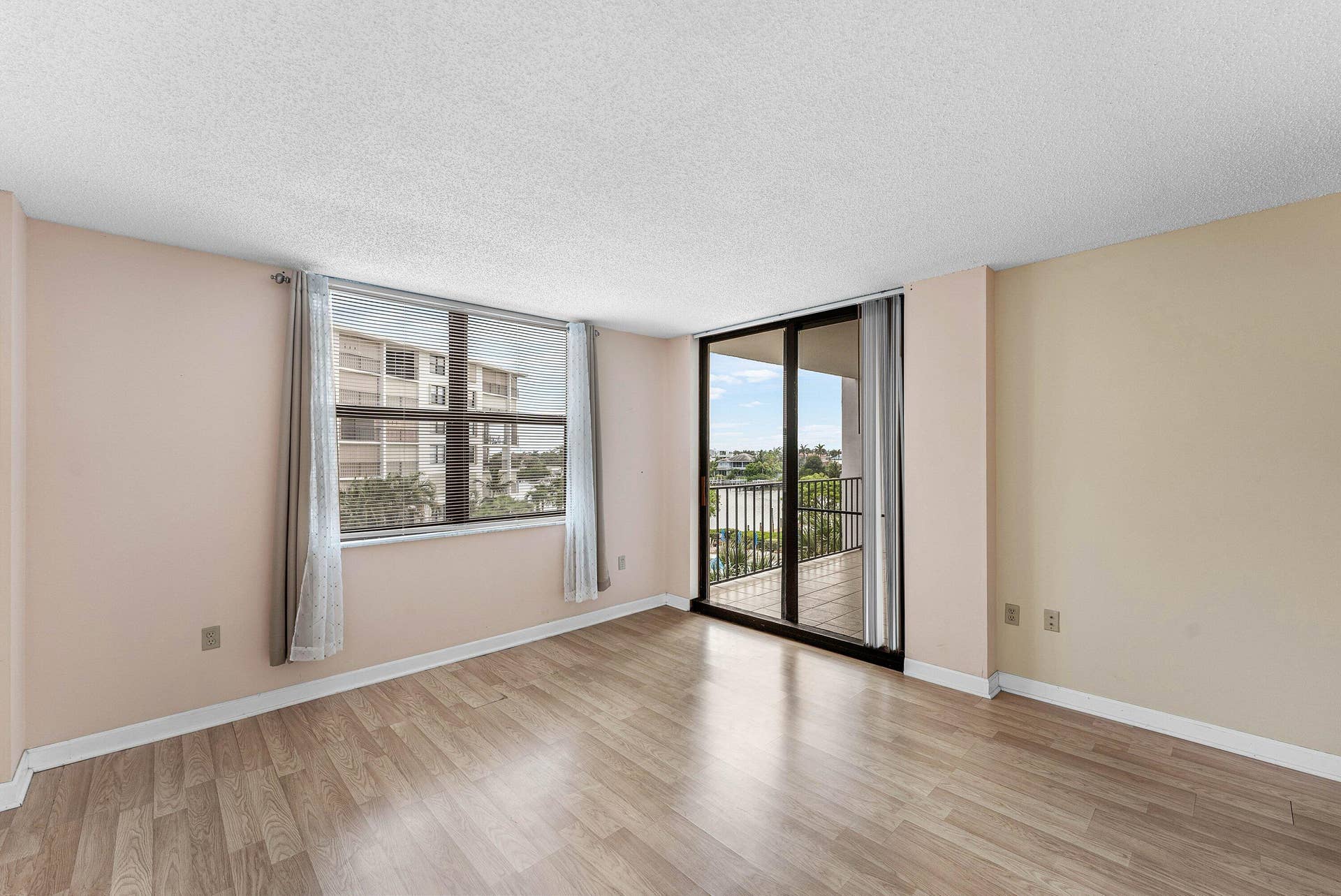 3545 S Ocean Boulevard, #405, South Palm Beach, FL 33480 016-3545SouthOceanBoulevard-405-SouthPal