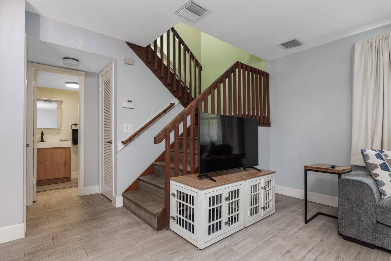 106 Linda Lane, #1, Palm Beach Shores, FL 33404 Staircase