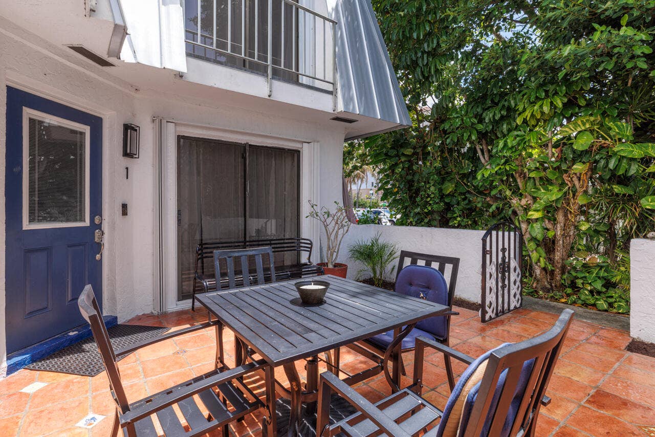 106 Linda Lane, #1, Palm Beach Shores, FL 33404 Courtyard 5