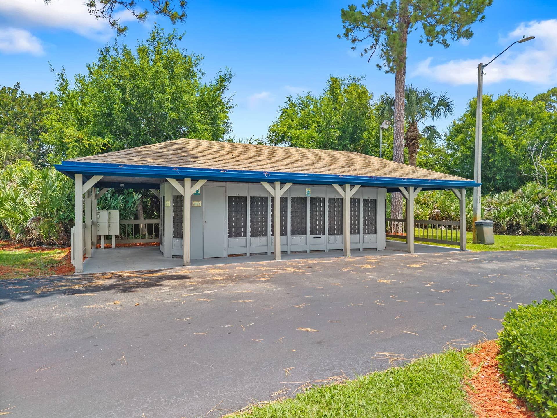6196 Azalea Circle, West Palm Beach, FL 33415 30-web-or-mls-DJI_20260617004352_0045_D