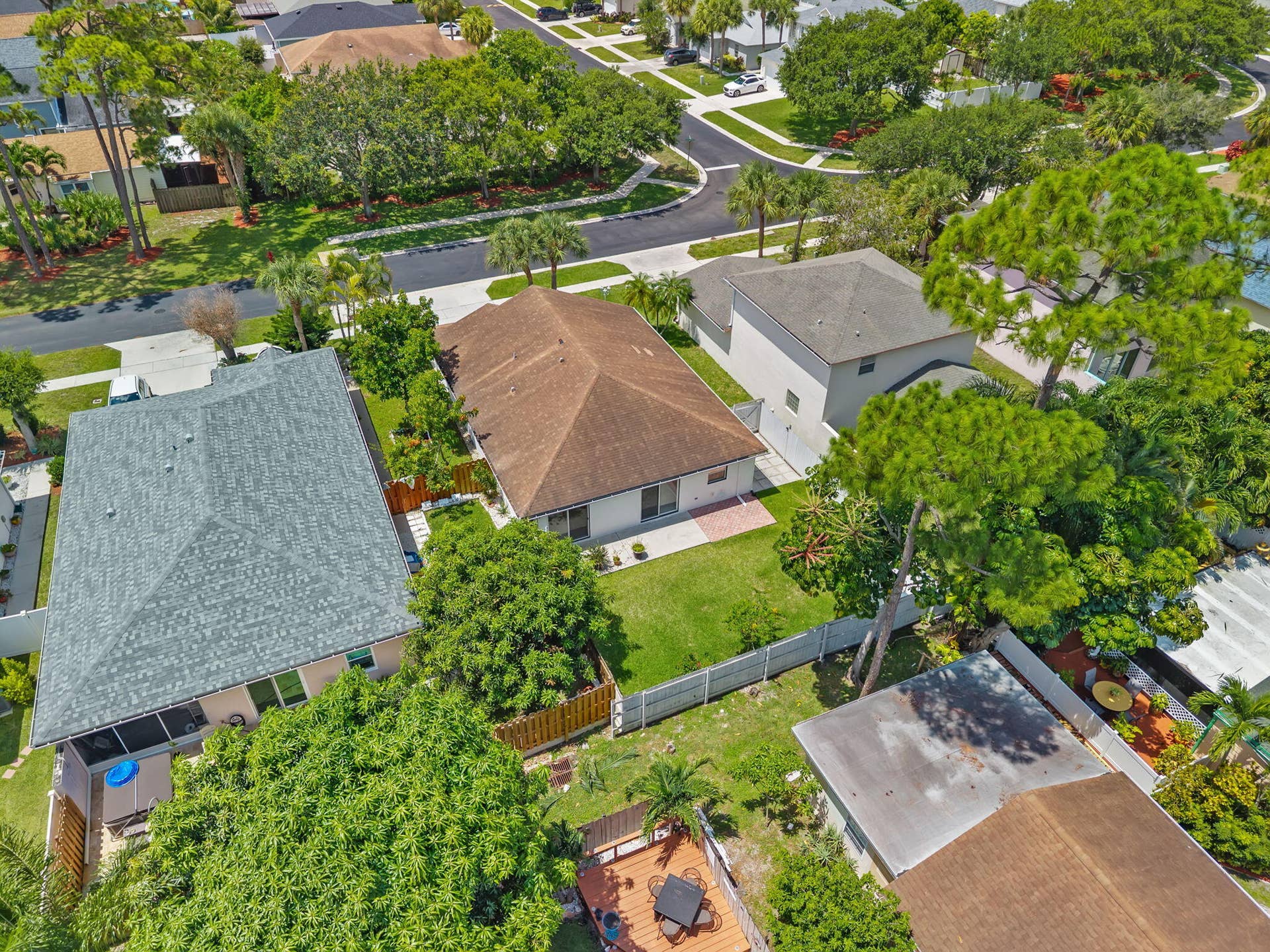 6196 Azalea Circle, West Palm Beach, FL 33415 28-web-or-mls-DJI_20260617000556_0023_D