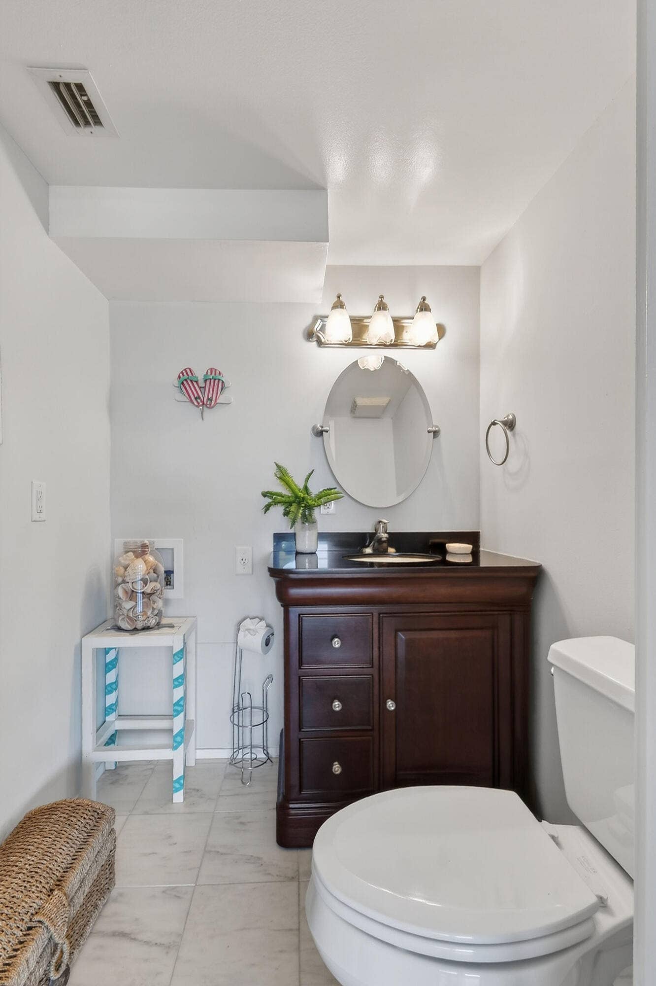 1036 Us Highway 1, #324, North Palm Beach, FL 33408 Has secondary laundry hookup