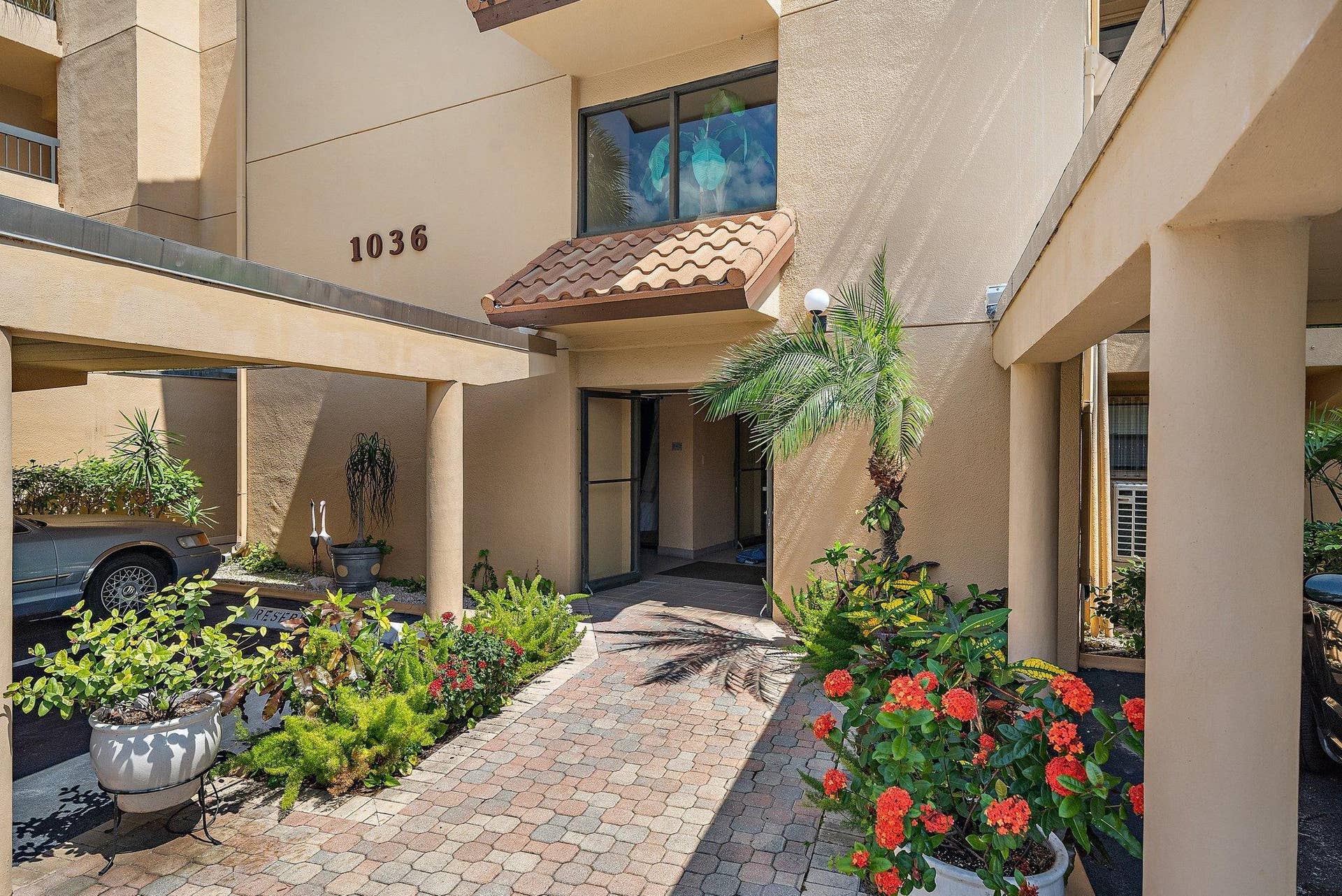 1036 Us Highway 1, #324, North Palm Beach, FL 33408 Elevator and Mailroom