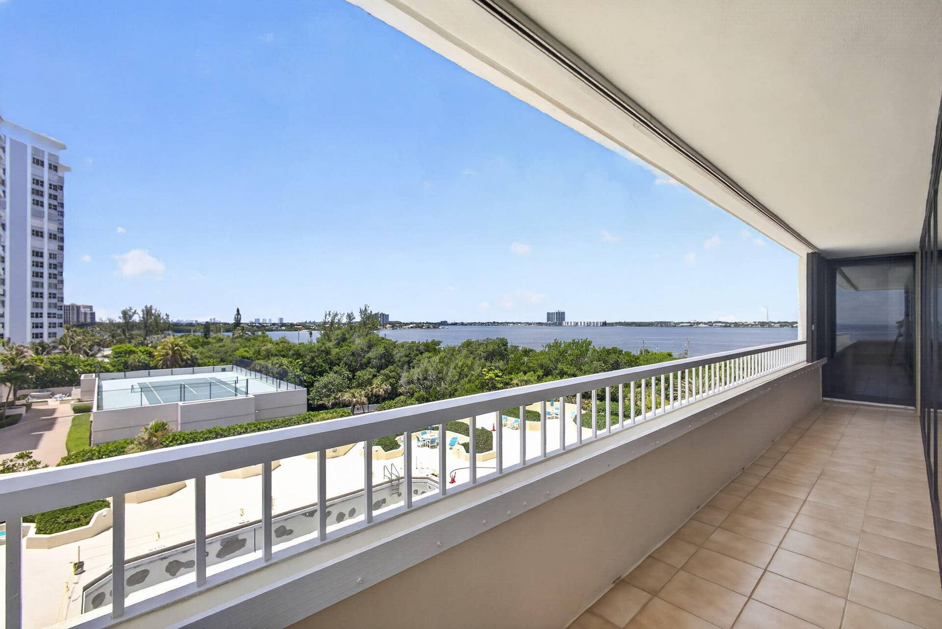 5280 N Ocean Drive, #3a, Singer Island, FL 33404 34-web-or-mls-5D1A9966