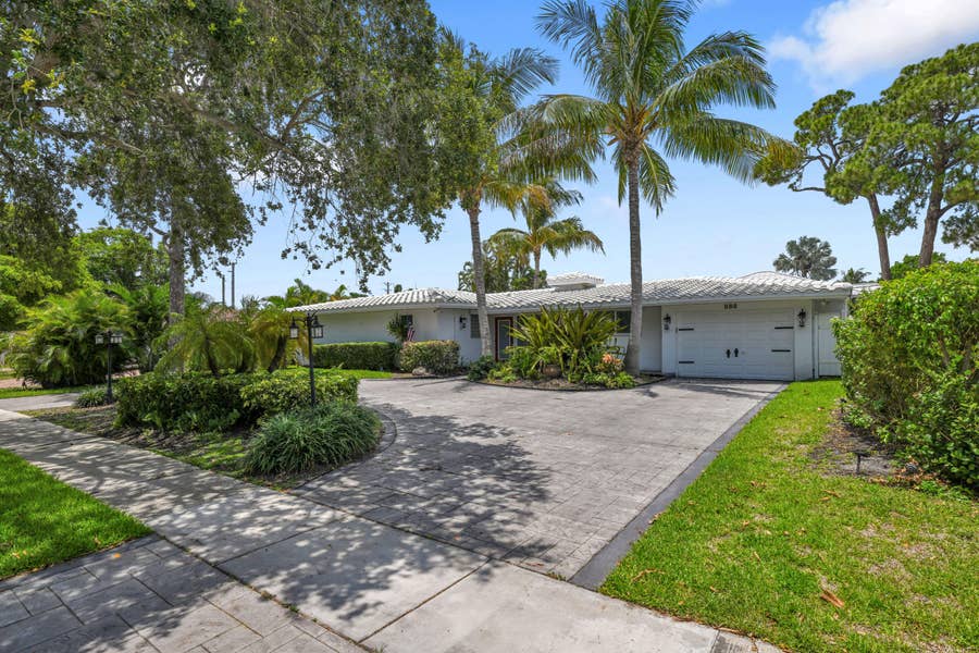 Property photo for 901 SE 12th Avenue, Deerfield Beach, FL