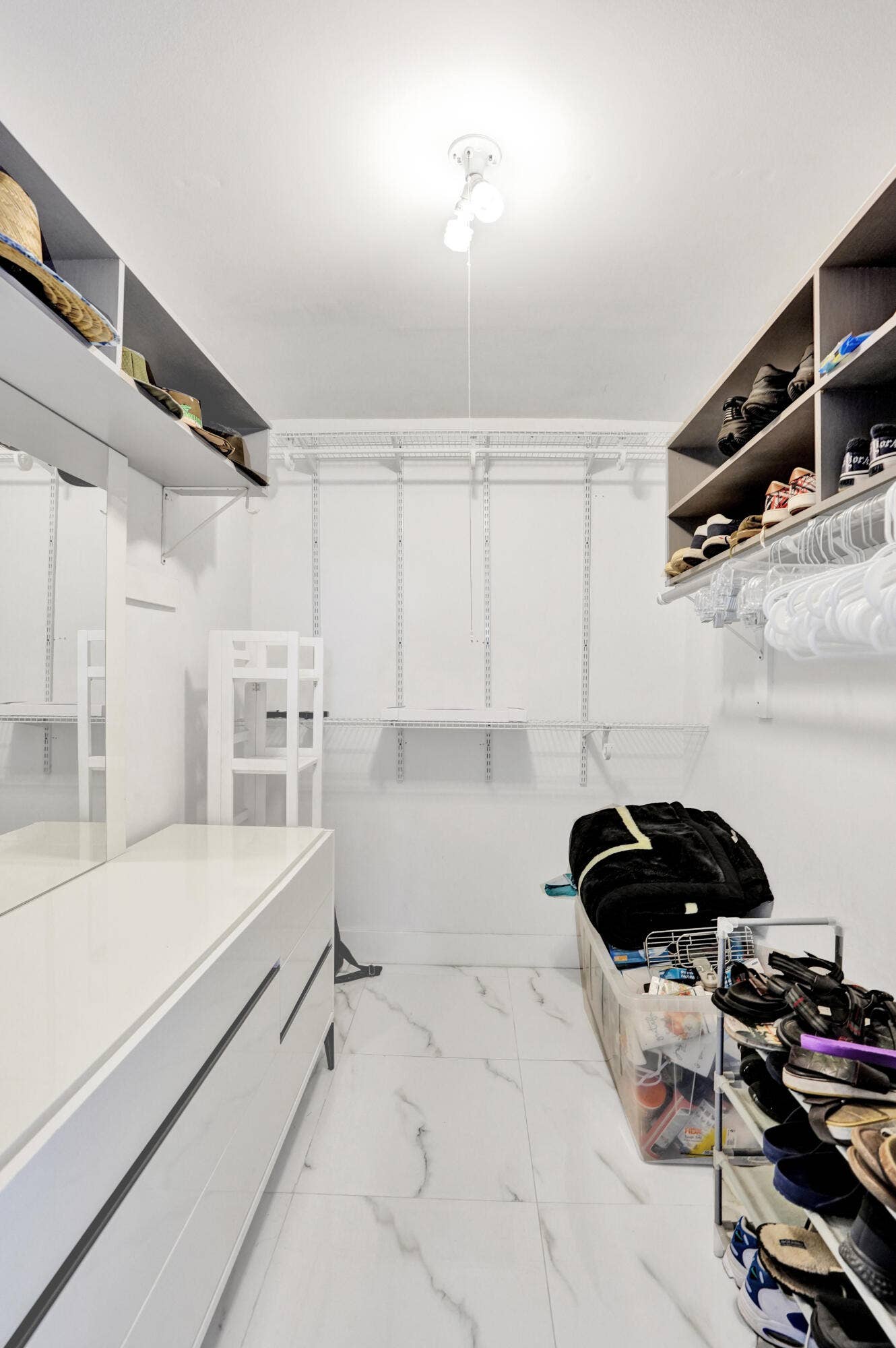 307 SE 14th Place, Deerfield Beach, FL 33441 Primary Walk-in Closet