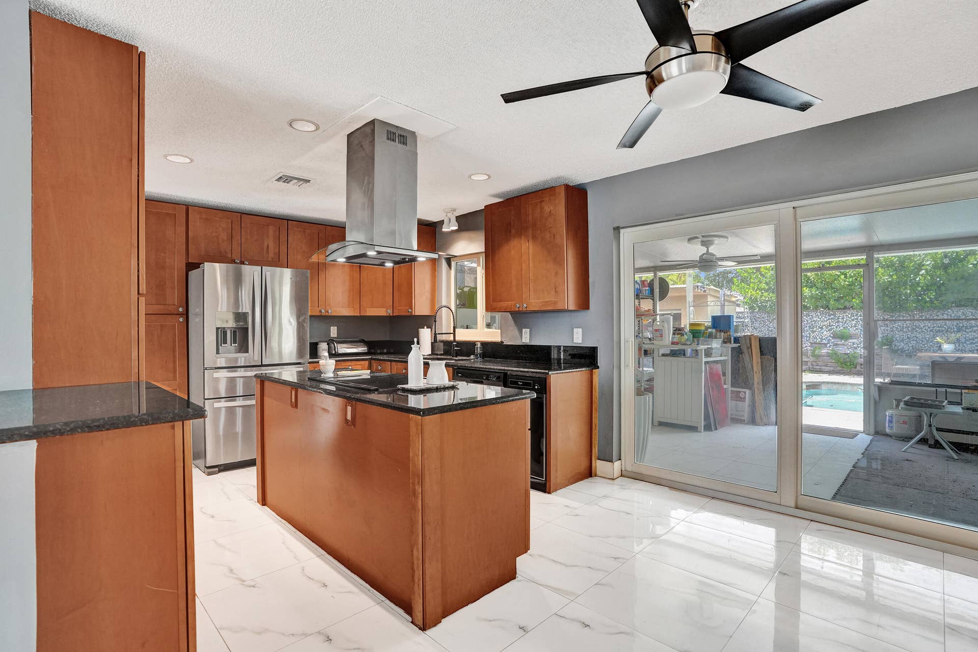 307 SE 14th Place, Deerfield Beach, FL 33441 Kitchen