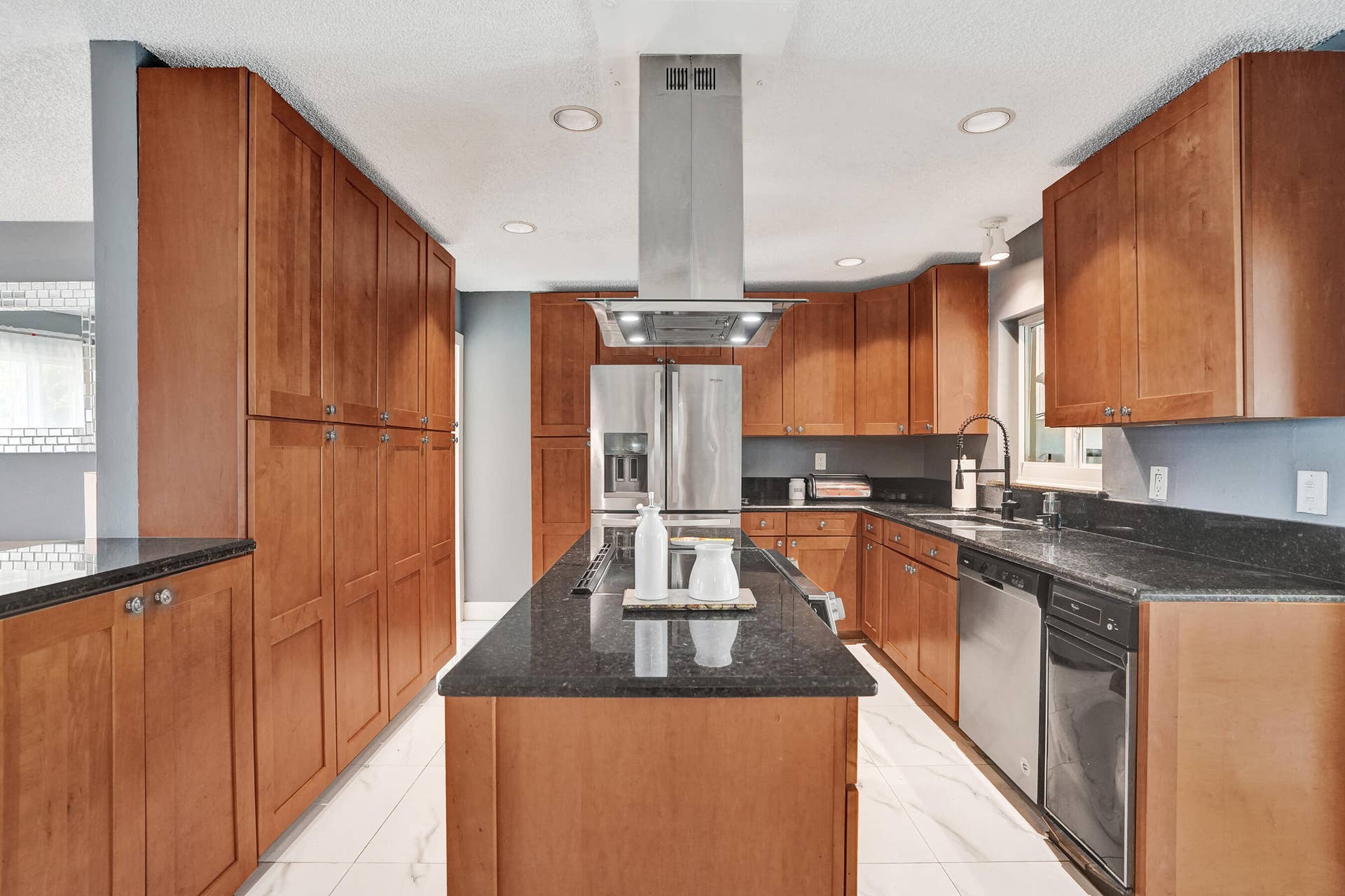 307 SE 14th Place, Deerfield Beach, FL 33441 Ktchen