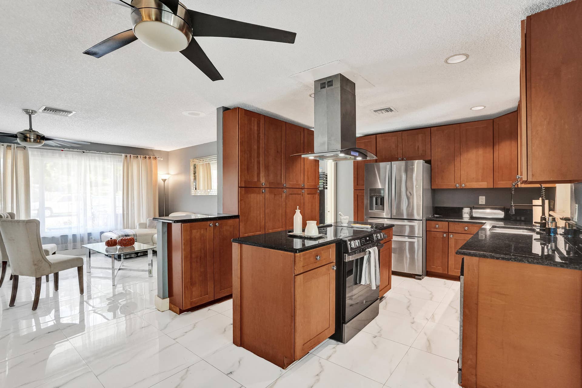 307 SE 14th Place, Deerfield Beach, FL 33441 Kitchen