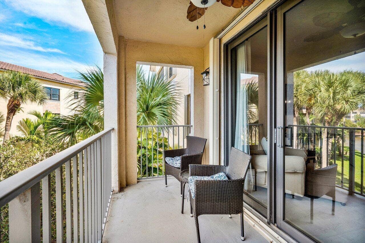 011-300UnoLagoDrive-JunoBeach-FL-33408-S