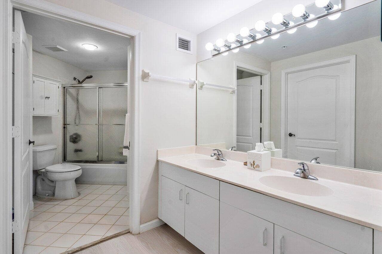 022-300UnoLagoDrive-JunoBeach-FL-33408-S