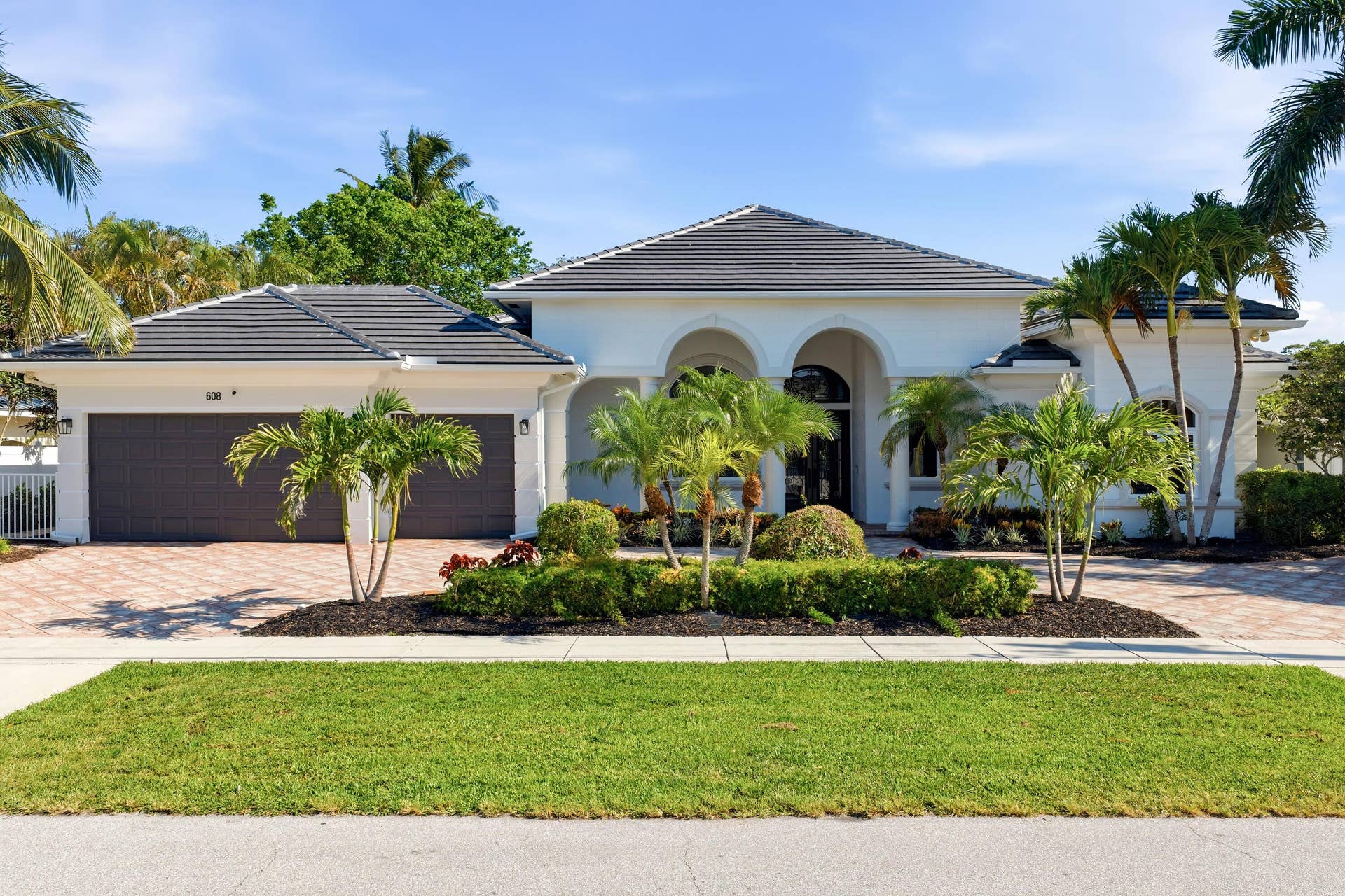 608 Inlet Road, North Palm Beach, FL 33408 FRONT EXTERIOR