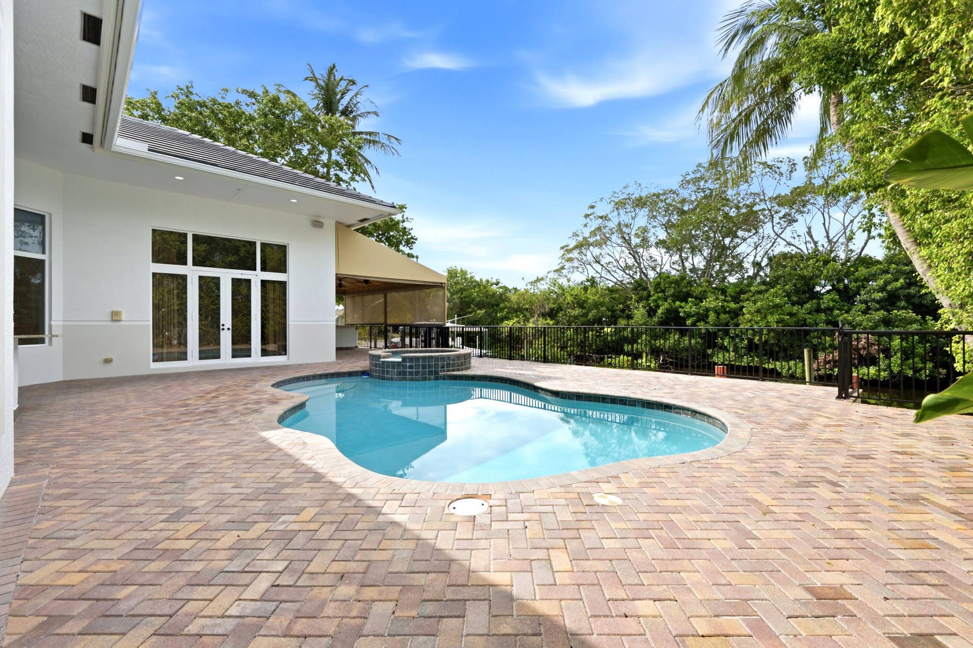 608 Inlet Road, North Palm Beach, FL 33408 POOL AND SPA