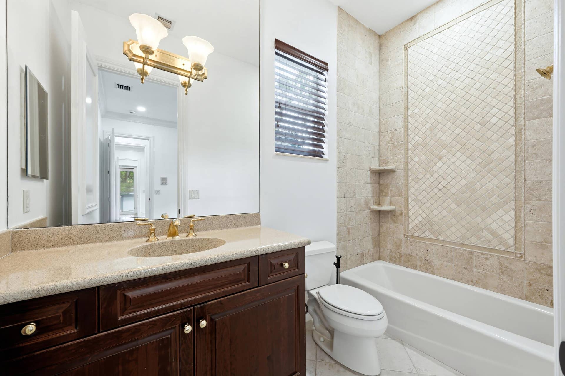 608 Inlet Road, North Palm Beach, FL 33408 ENSUITE BATH 2