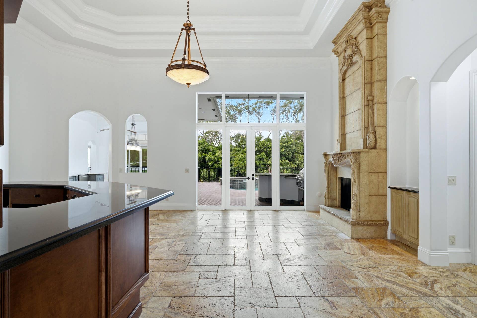 608 Inlet Road, North Palm Beach, FL 33408 LIVING ROOM - VIRTUAL