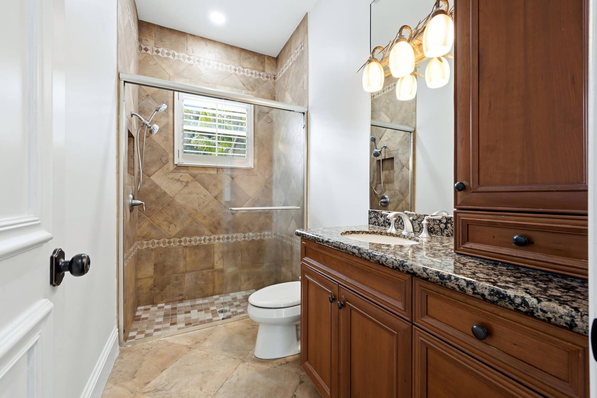 608 Inlet Road, North Palm Beach, FL 33408 GUEST BATH 3 AND CABANA BATH