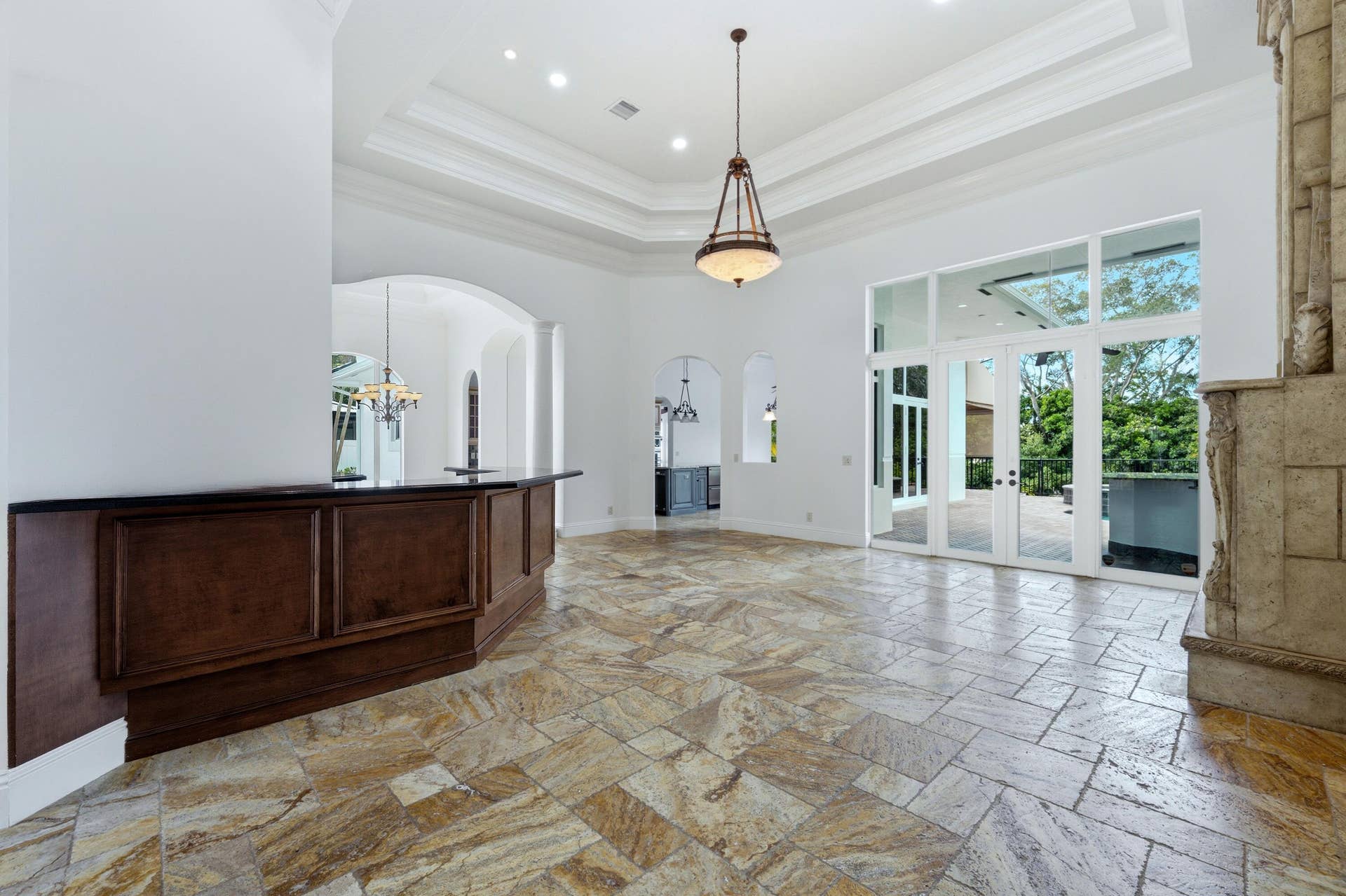 608 Inlet Road, North Palm Beach, FL 33408 LIVING ROOM - VIRTUAL