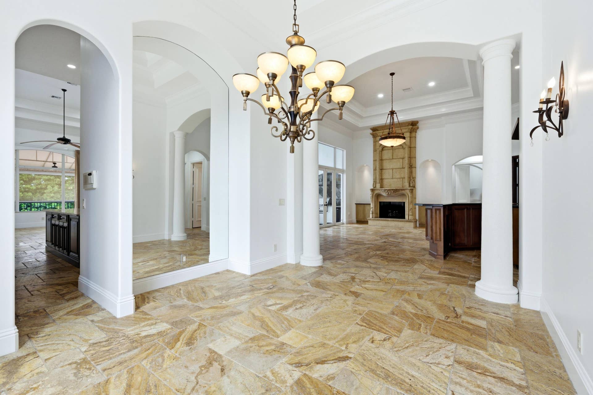 608 Inlet Road, North Palm Beach, FL 33408 DINING ROOM