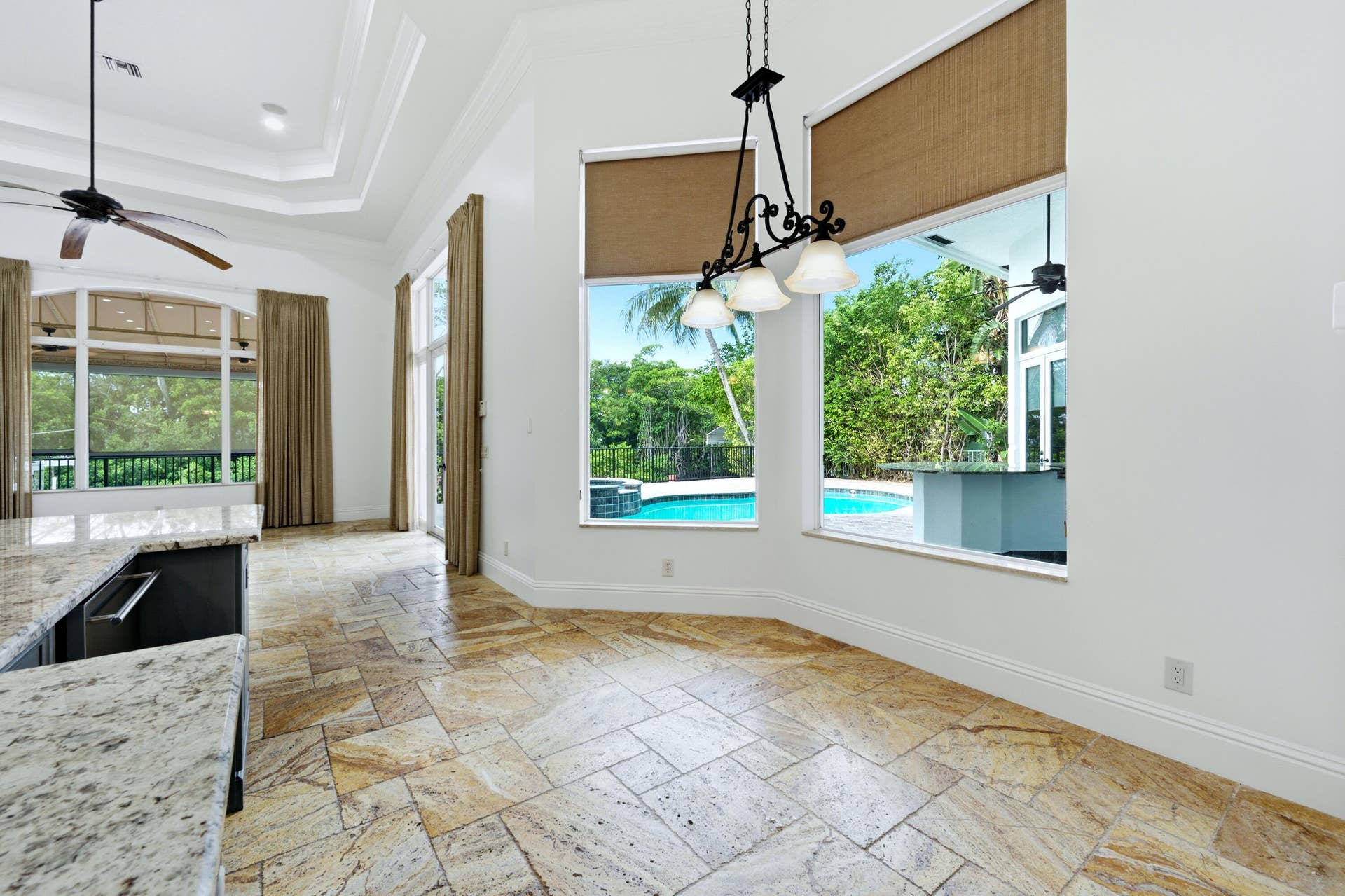 608 Inlet Road, North Palm Beach, FL 33408 BREAKFAST NOOK