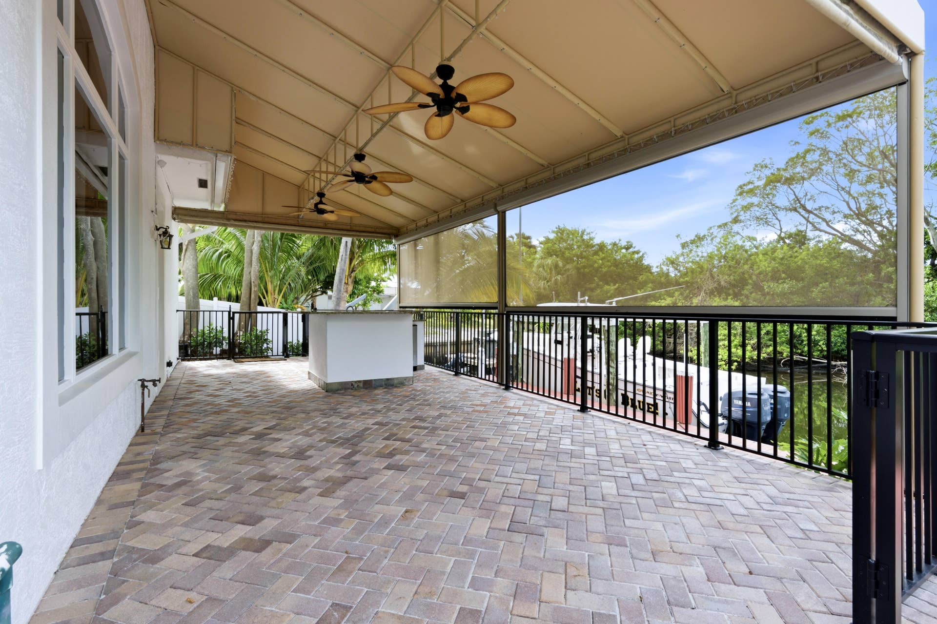 608 Inlet Road, North Palm Beach, FL 33408 COVERED BAR AND ENTERTAINMENT