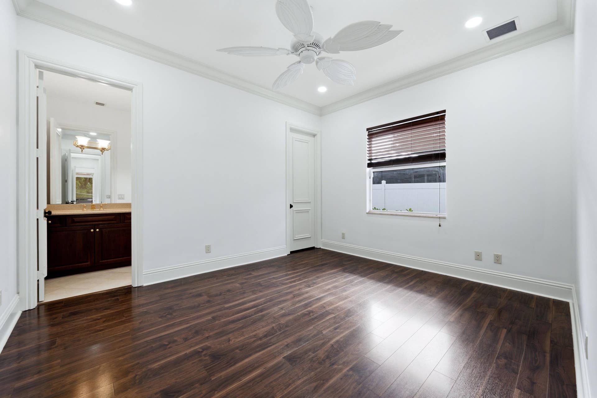 608 Inlet Road, North Palm Beach, FL 33408 GUEST BEDROOM 2