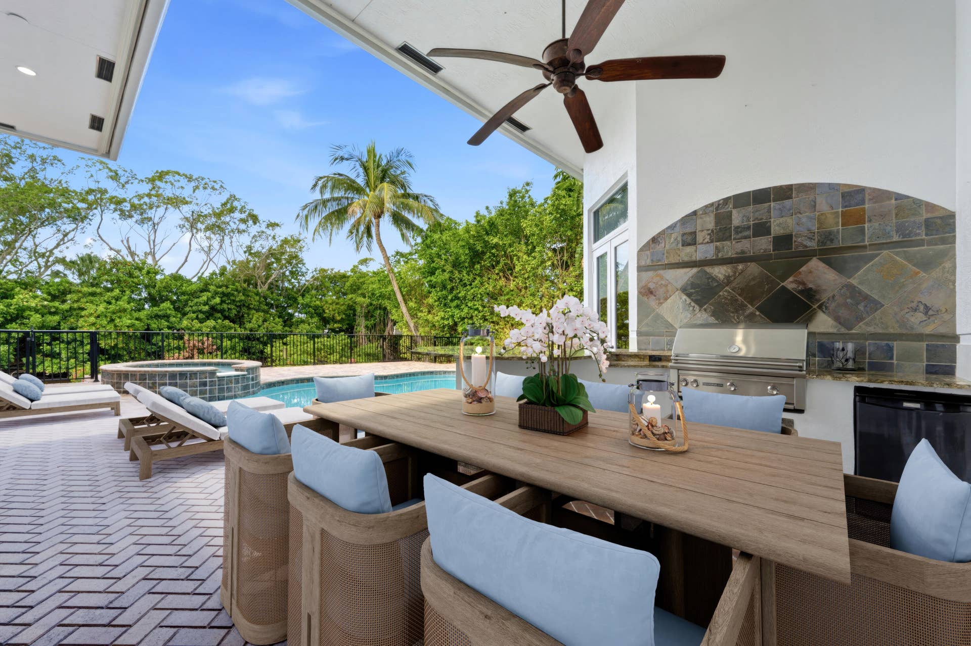 608 Inlet Road, North Palm Beach, FL 33408 VIRTUAL STAGED BACK PATIO