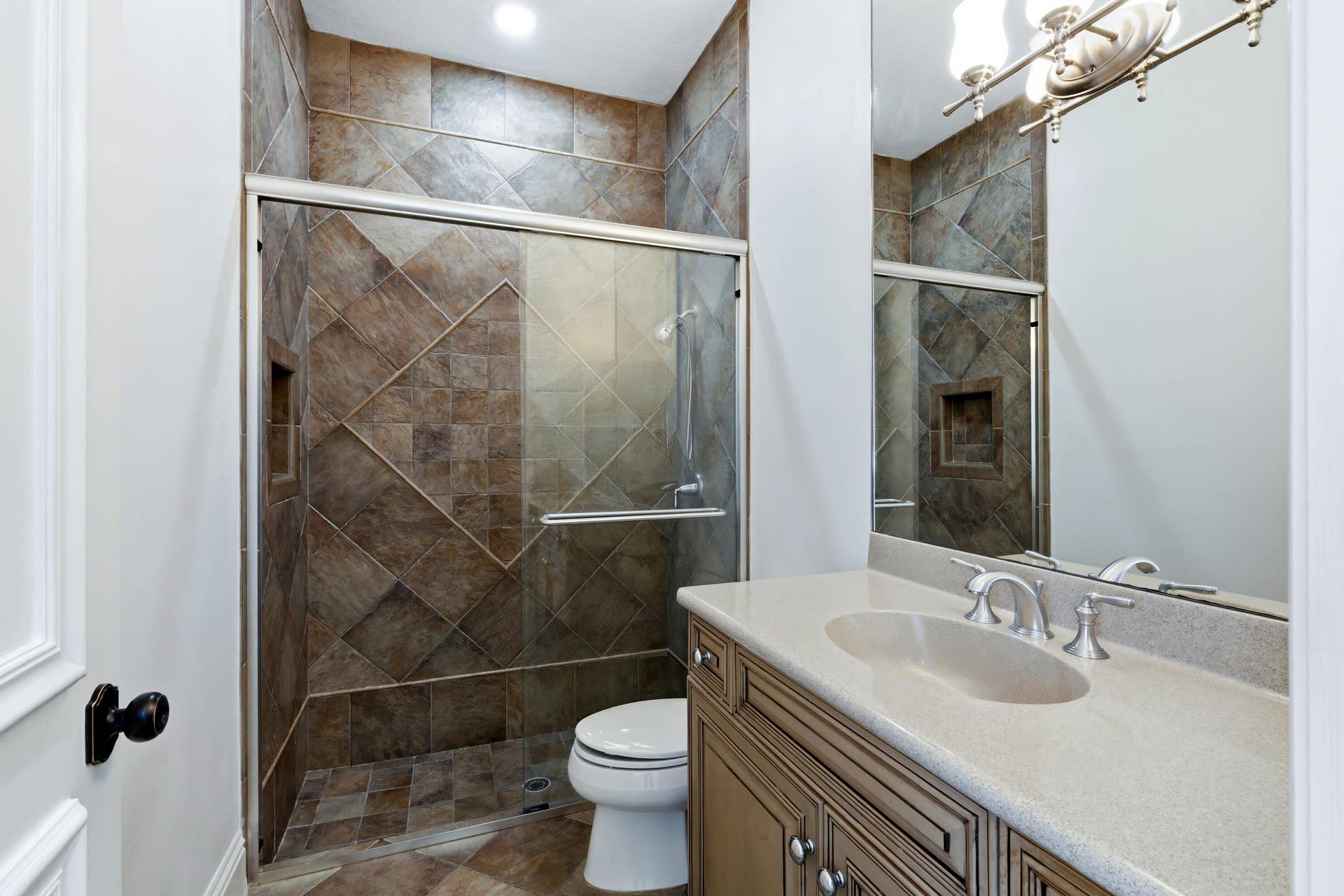 608 Inlet Road, North Palm Beach, FL 33408 ENSUITE BATH 1