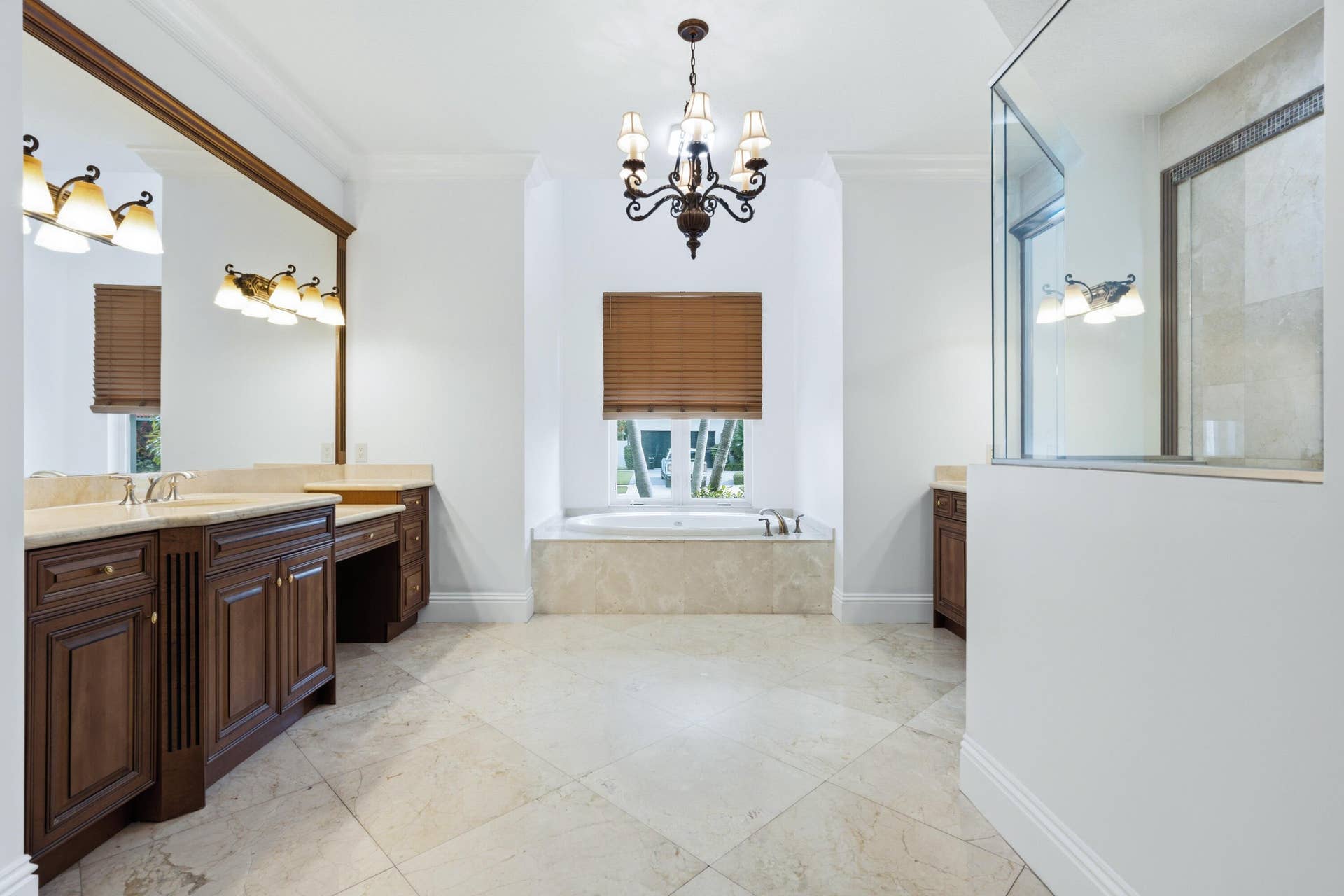 608 Inlet Road, North Palm Beach, FL 33408 PRIMARY BATHROOM