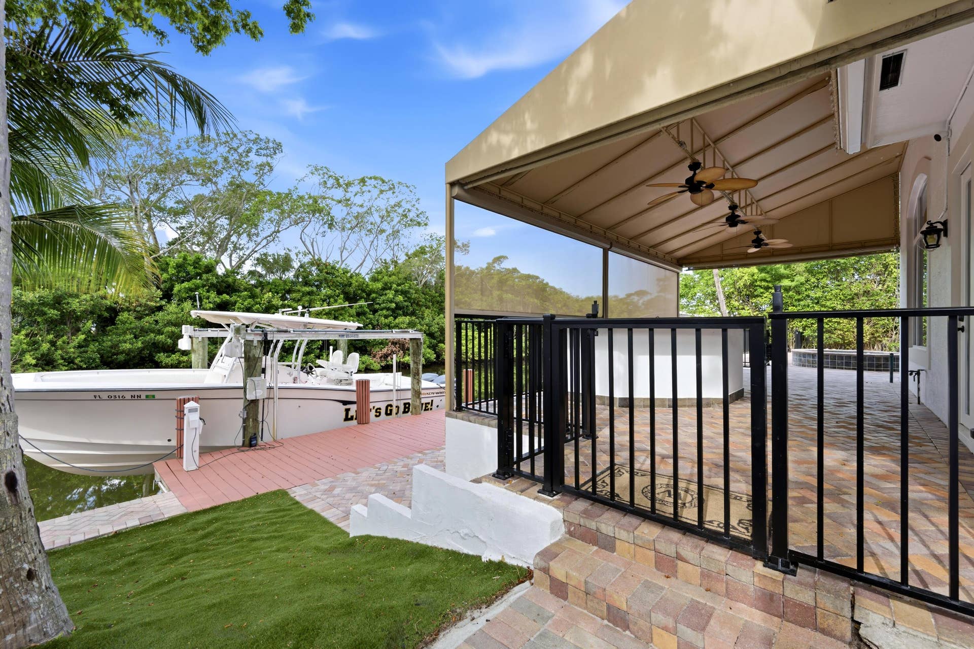 608 Inlet Road, North Palm Beach, FL 33408 ENTERTAINMENT AREA