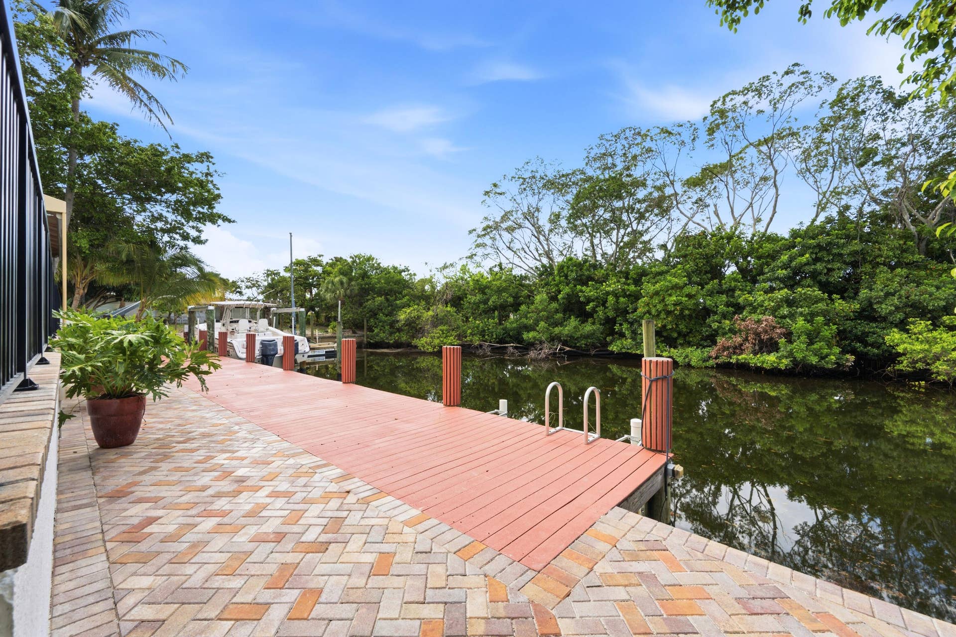 608 Inlet Road, North Palm Beach, FL 33408 DOCK