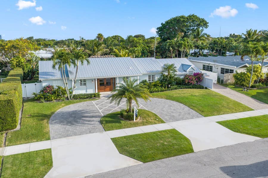 Property photo for 418 Oyster Road, North Palm Beach, FL
