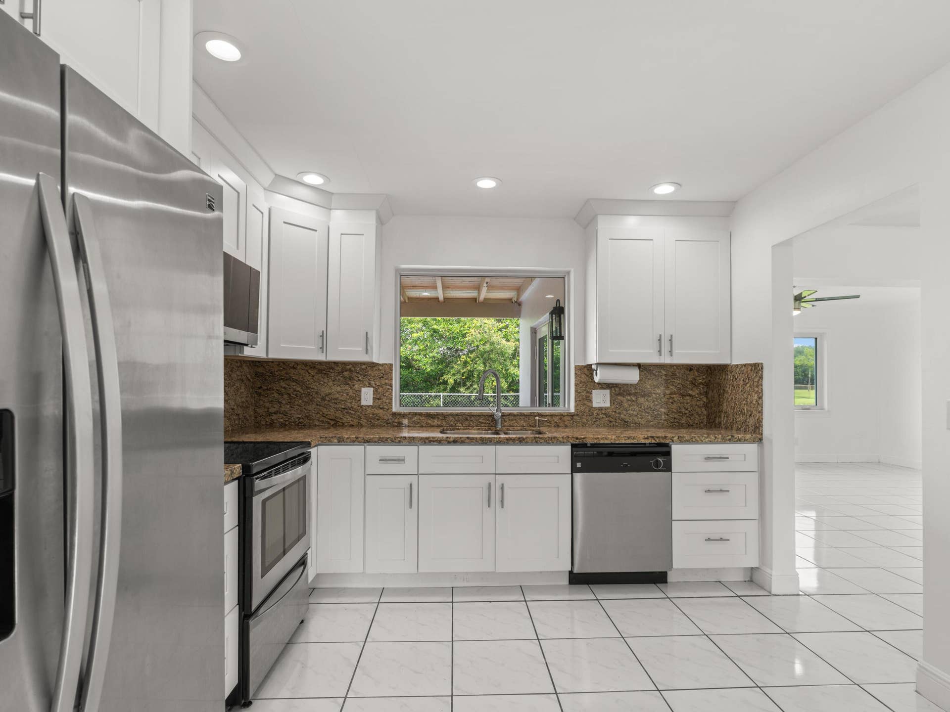 5317 SW 120th Avenue, Cooper City, FL 33330 Kitchen