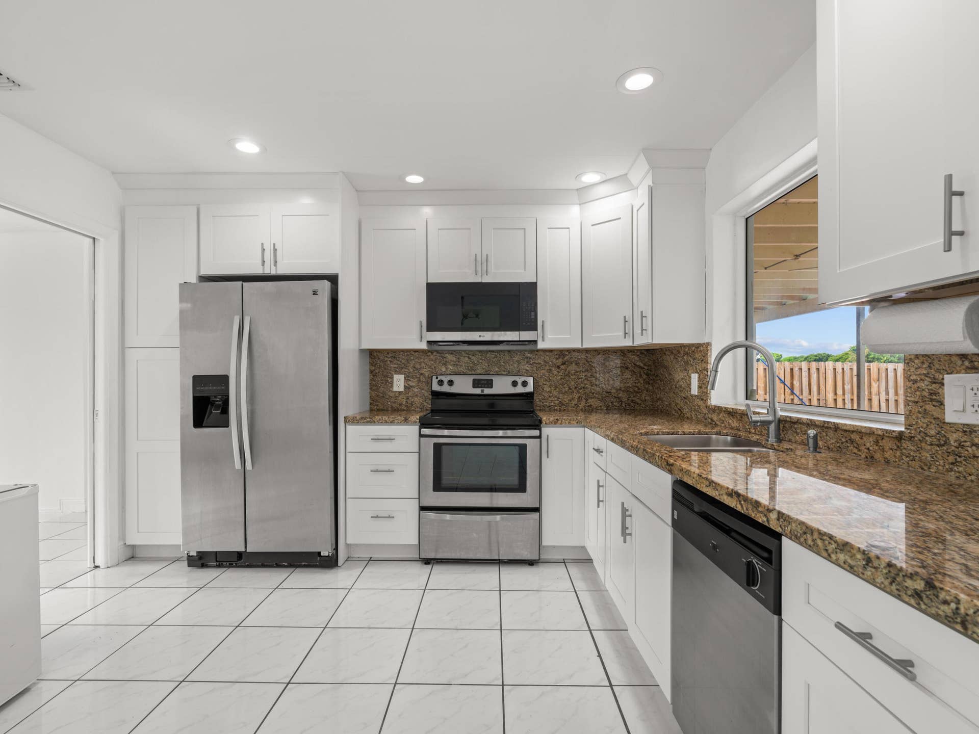 5317 SW 120th Avenue, Cooper City, FL 33330 Kitchen