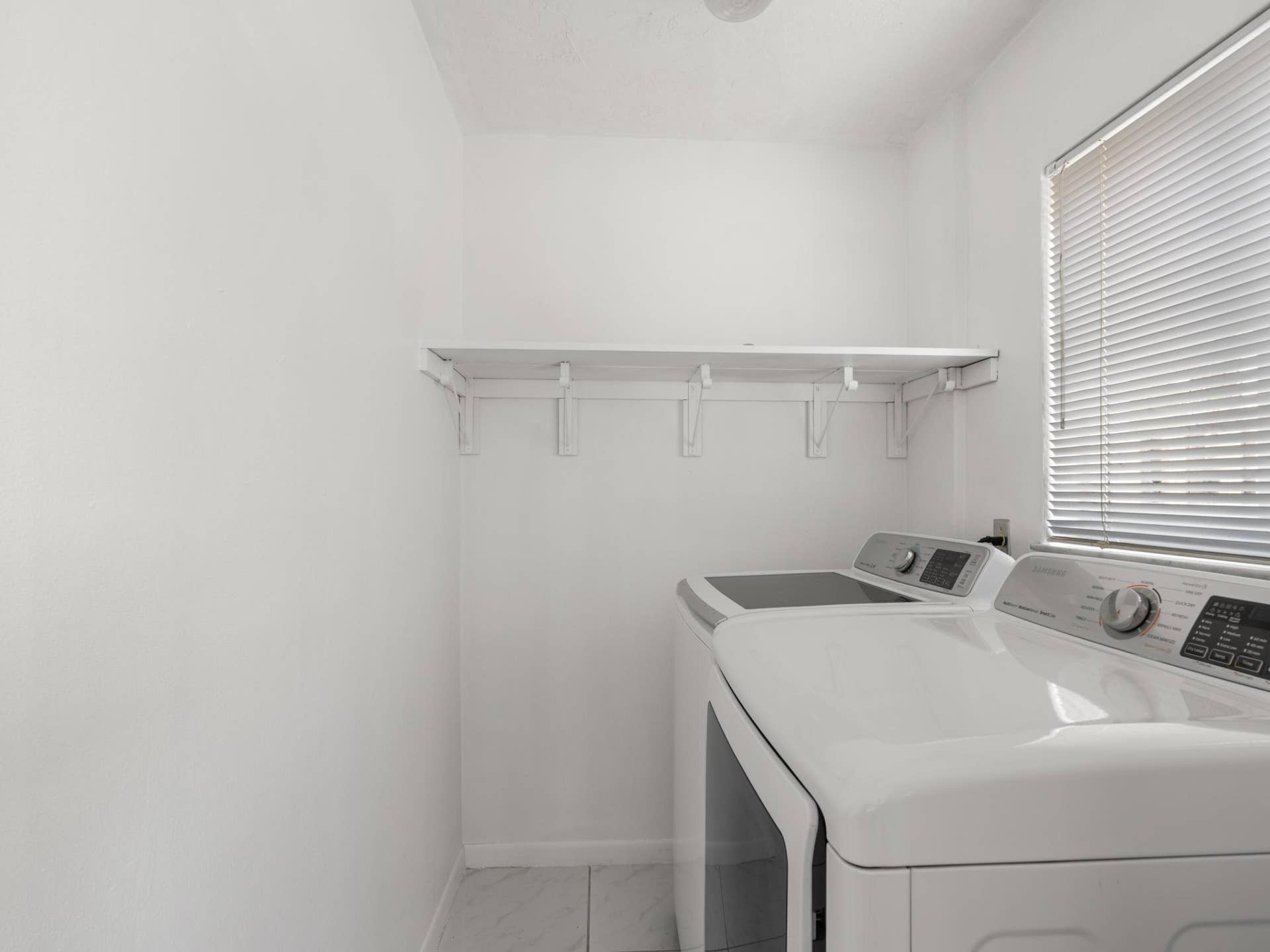 5317 SW 120th Avenue, Cooper City, FL 33330 Laundry