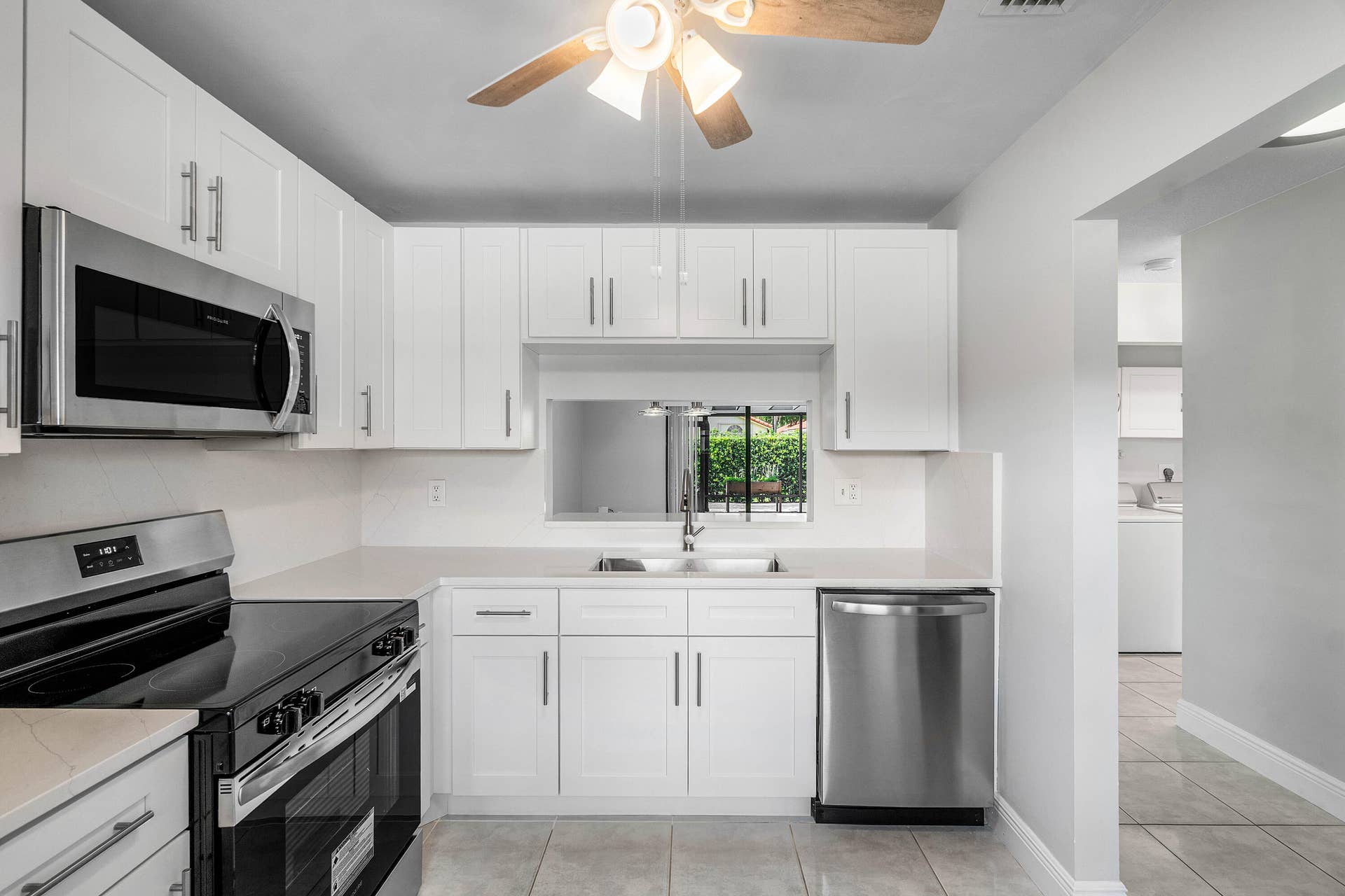 5162 Tennis Lane, Delray Beach, FL 33484 Kitchen