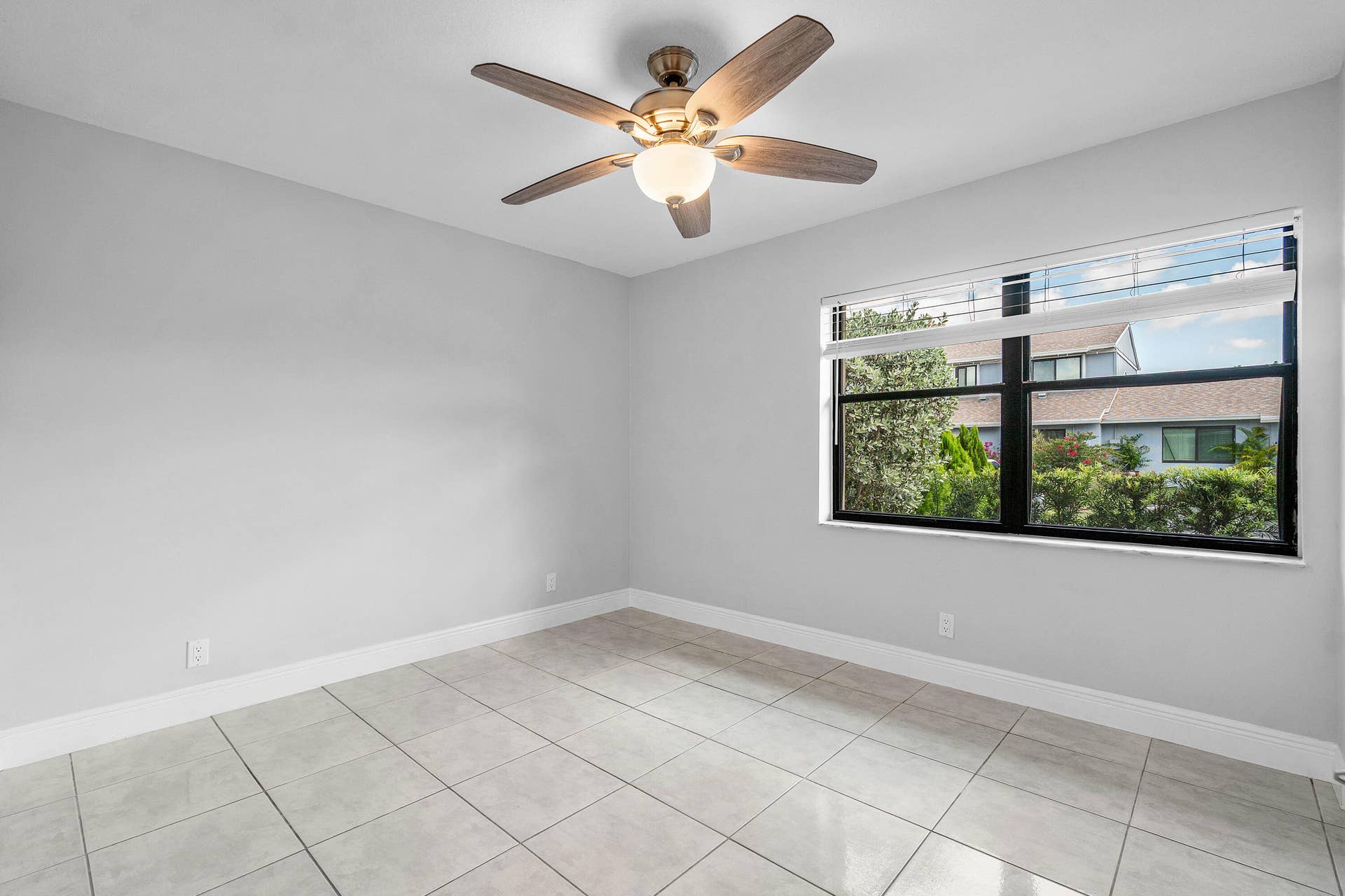5162 Tennis Lane, Delray Beach, FL 33484 Guest Bedroom