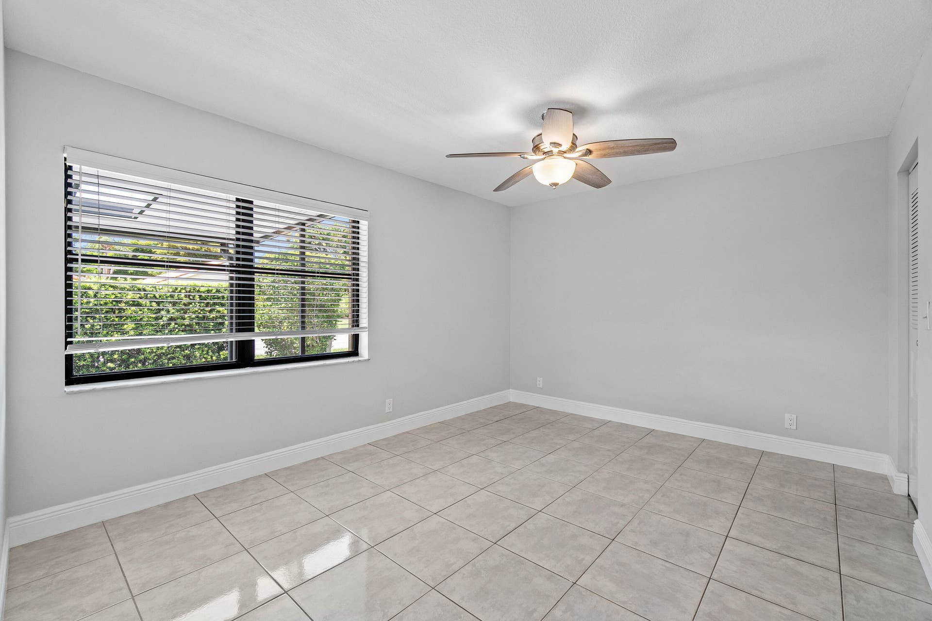 5162 Tennis Lane, Delray Beach, FL 33484 Primary Bedroom