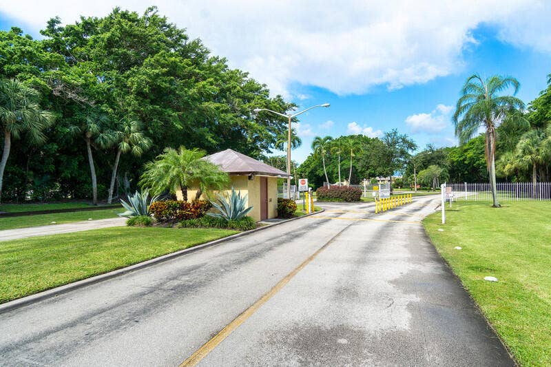 5162 Tennis Lane, Delray Beach, FL 33484 Community Gated entrance