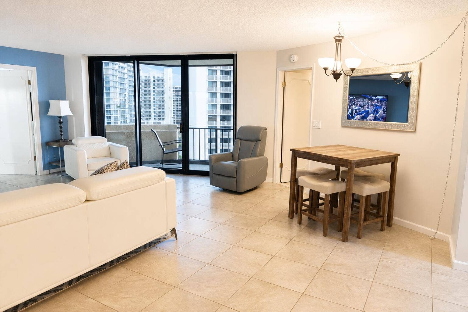 living area 4