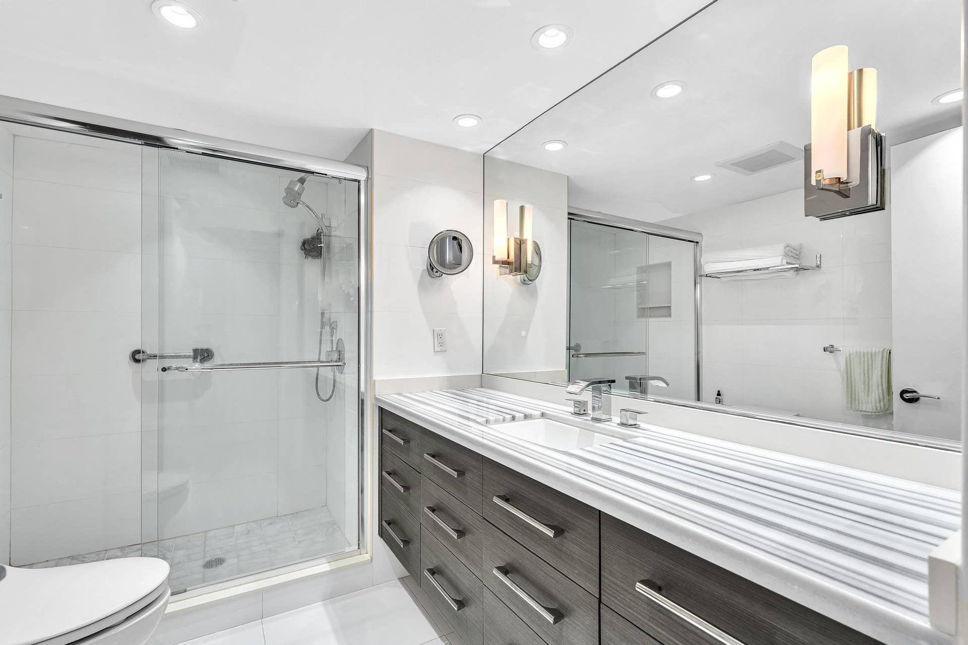 4020 Galt Ocean Drive, #703, Fort Lauderdale, FL 33308 Guest Bathroom with Shower