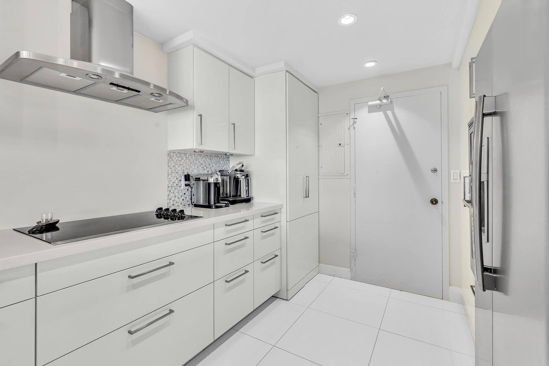Fridgadaire Cooktop and Vent