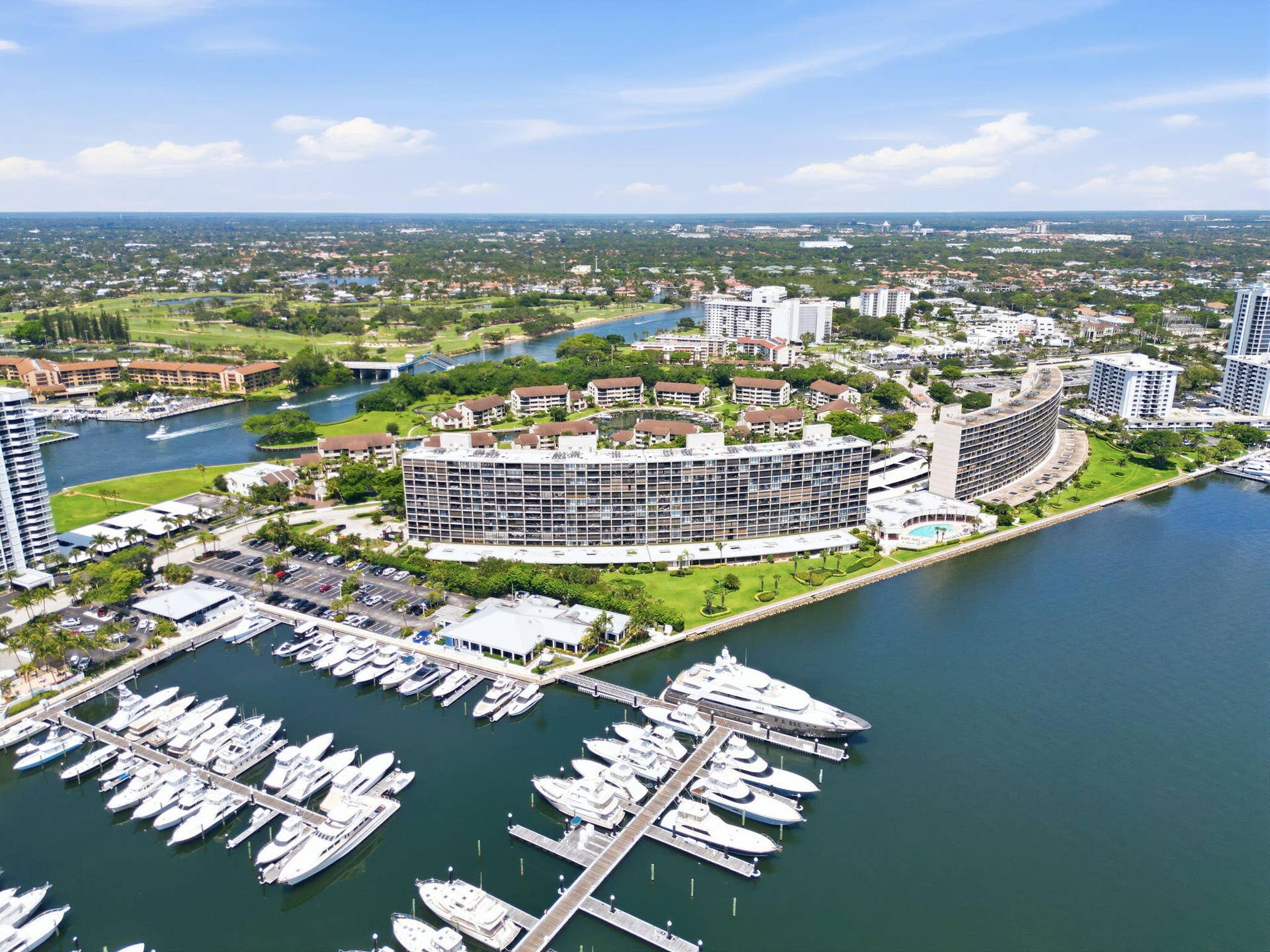 124 Lakeshore Drive, #8280, North Palm Beach, FL 33408 Who doesn't want to live here!