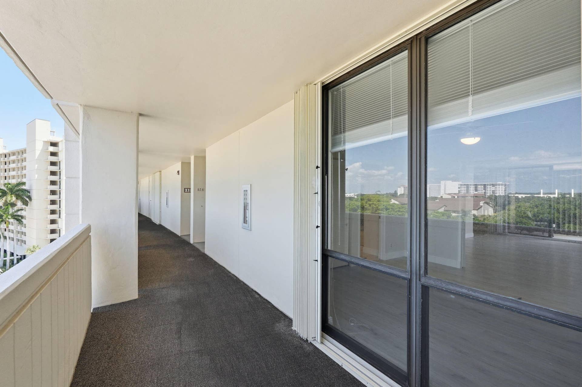 124 Lakeshore Drive, #8280, North Palm Beach, FL 33408 Very nice "open" hallway to condo.