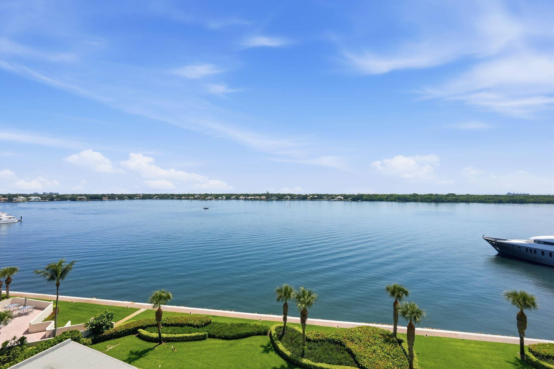 124 Lakeshore Drive, #8280, North Palm Beach, FL 33408 WHAT A VIEW FROM THE BALCONY !!!!