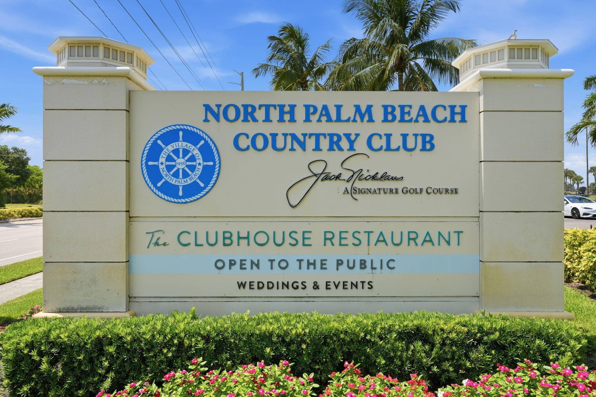 124 Lakeshore Drive, #8280, North Palm Beach, FL 33408 Jack Nicklaus golf course right across the street!!!
