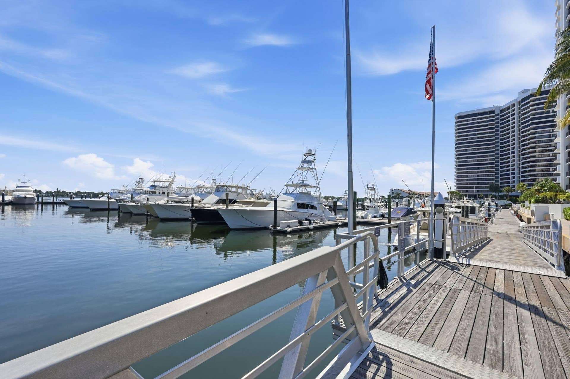124 Lakeshore Drive, #8280, North Palm Beach, FL 33408 This is a hidden gem of a marina.