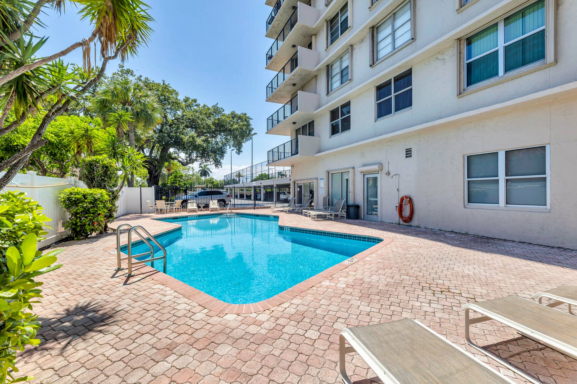 1625 SE 10th Avenue, #405, Fort Lauderdale, FL 33316 Community Pool