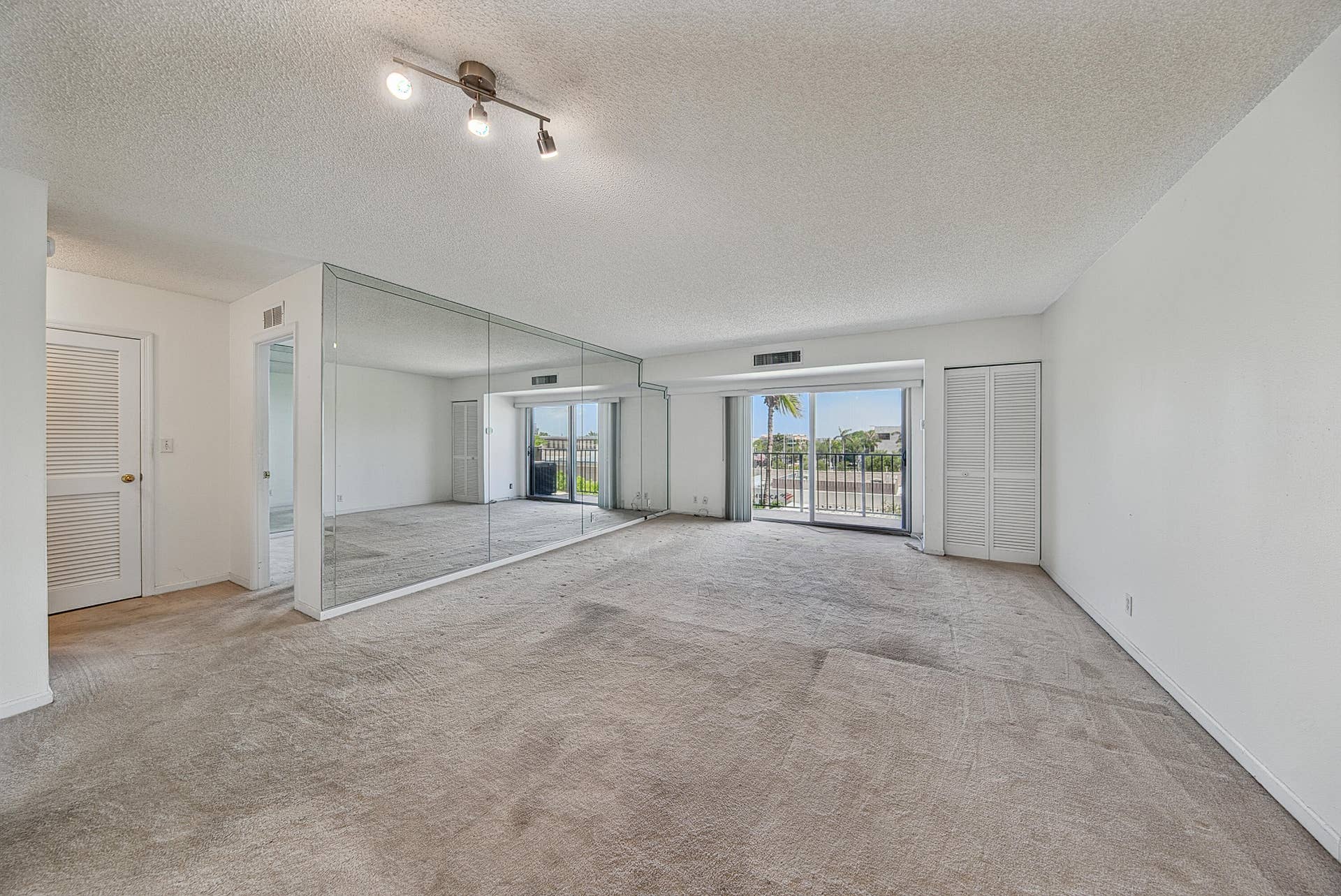 1625 SE 10th Avenue, #405, Fort Lauderdale, FL 33316 living area