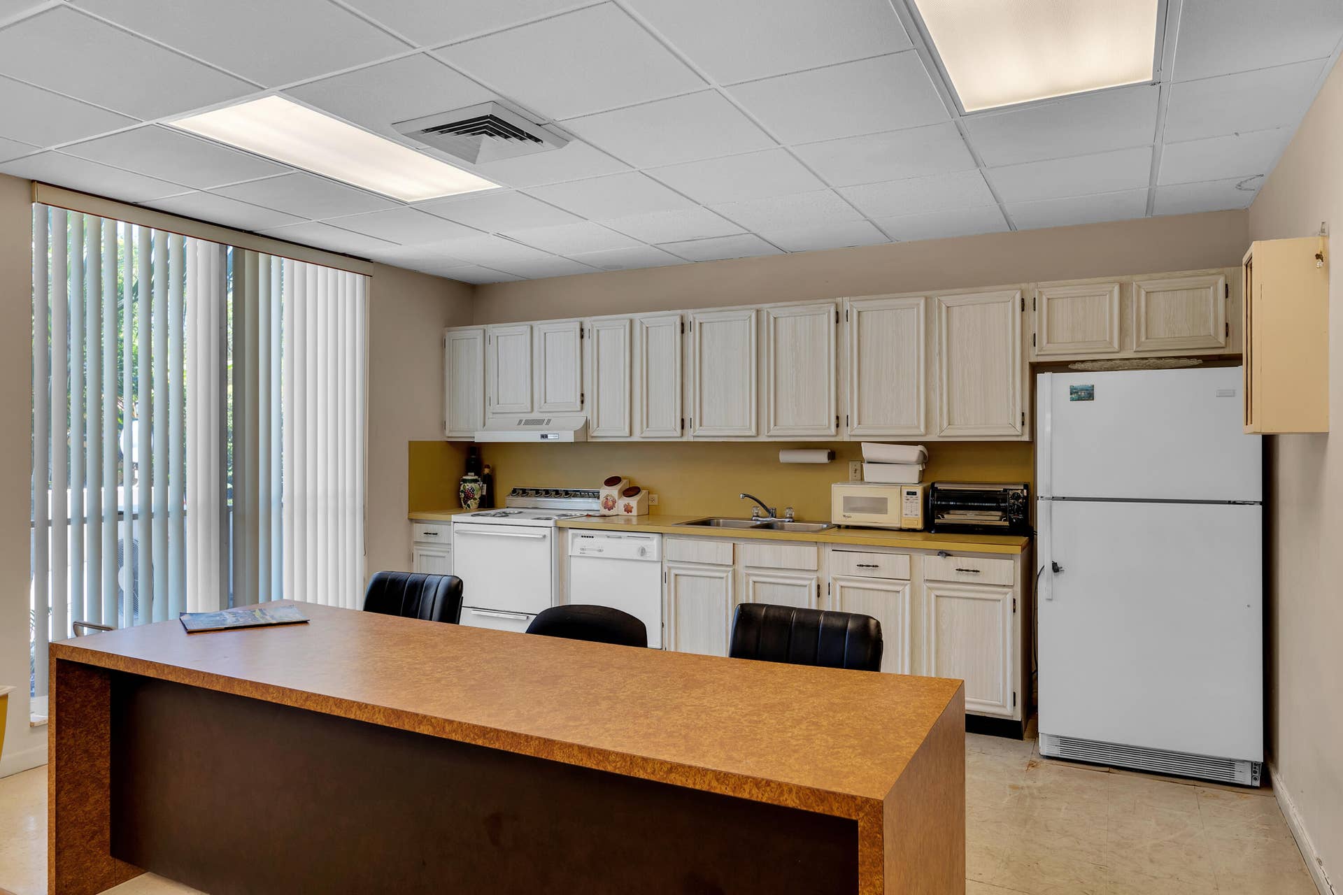 1625 SE 10th Avenue, #405, Fort Lauderdale, FL 33316 Community Kitchen