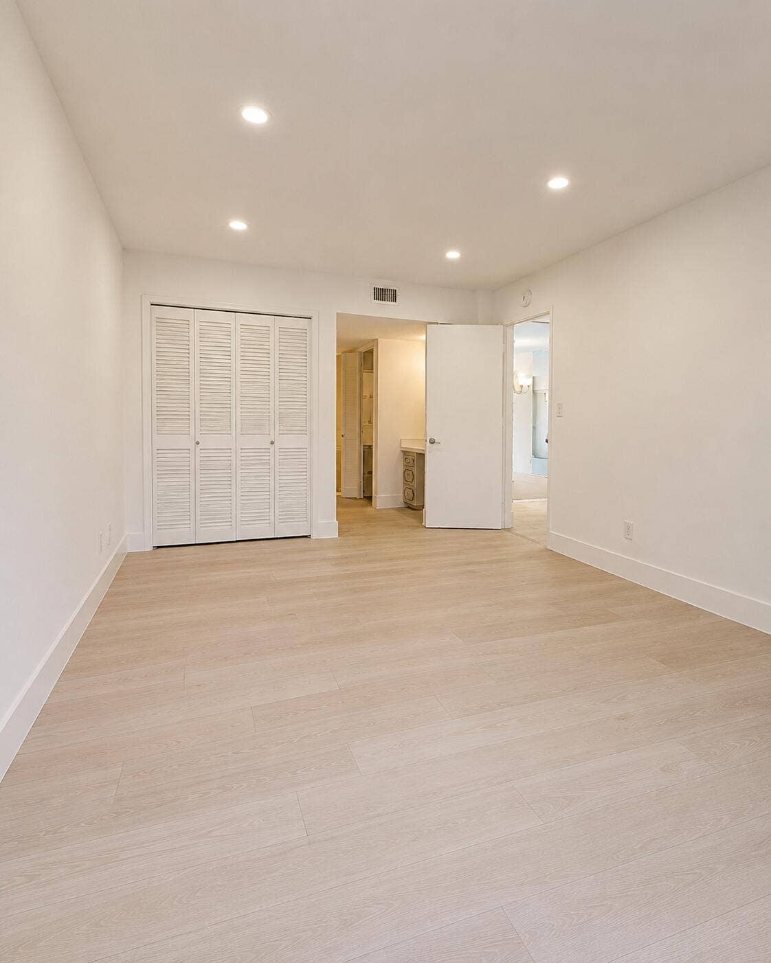 2900 N Palm Aire Drive, #307, Pompano Beach, FL 33069 master bed 2 staging